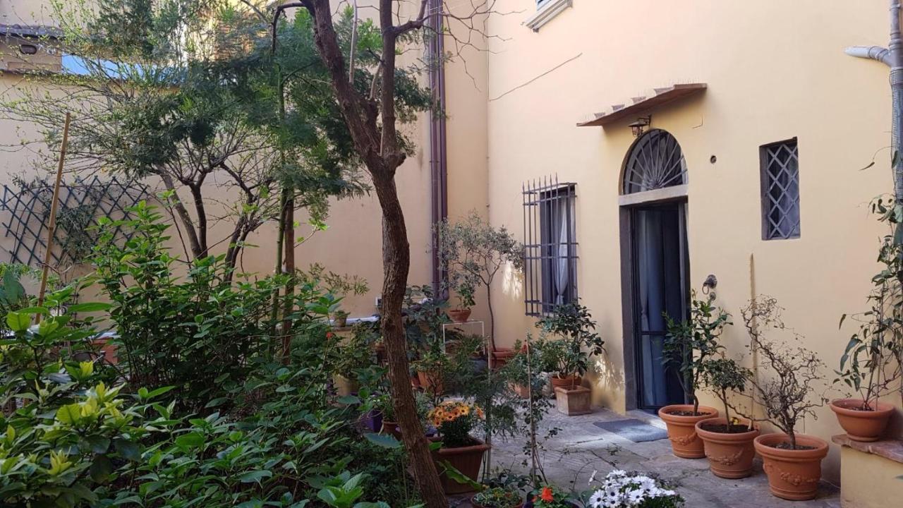 Cynthia'S Garden - Apartment With Private Garden In Santa Croce Florencia Exterior foto