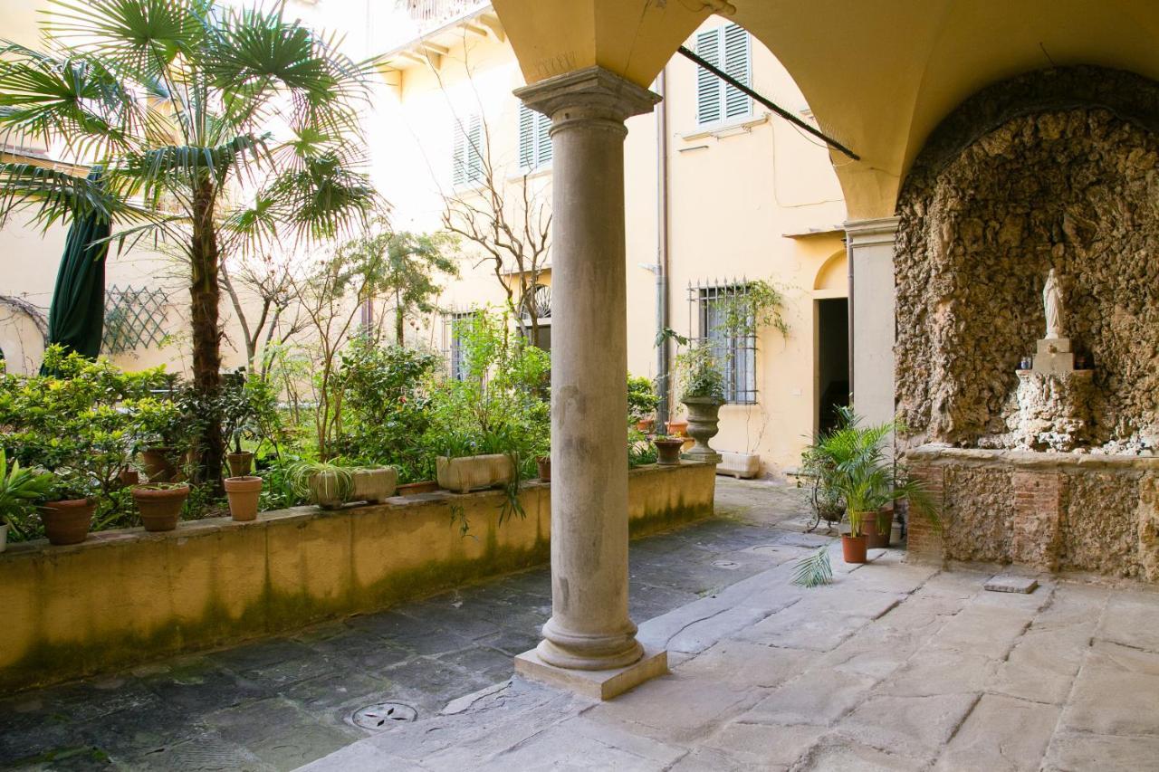 Cynthia'S Garden - Apartment With Private Garden In Santa Croce Florencia Exterior foto