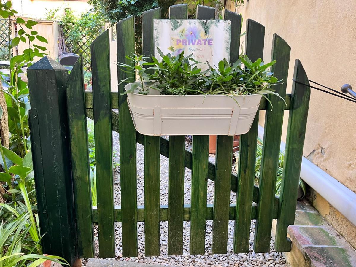 Cynthia'S Garden - Apartment With Private Garden In Santa Croce Florencia Exterior foto